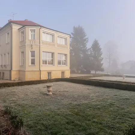 Unikatowa Rezydencja Z Parkiem *